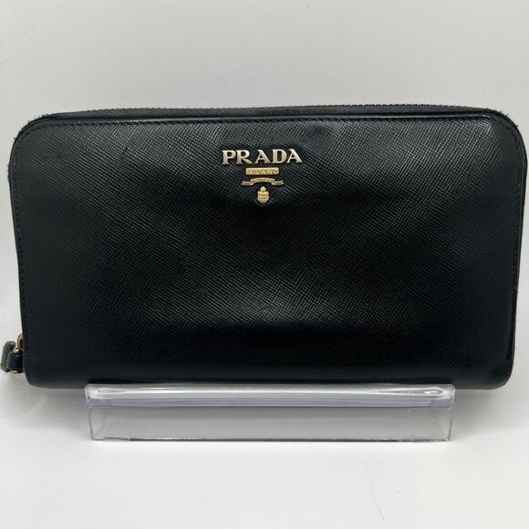 GUC Prada Black Saffiano Zip Wallet - Picture 1 of 9